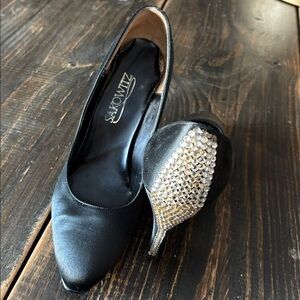 Vintage 1980 Sakowitz Black Satin Women's Shoes